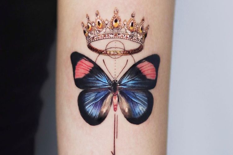 Buy Small Crown Temporary Tattoo / Hand Tattoo / Wrist Tattoo / Tiny Crown  Tattoo / Simple Crown Tattoo / Crown Outline Tattoo Online in India - Etsy