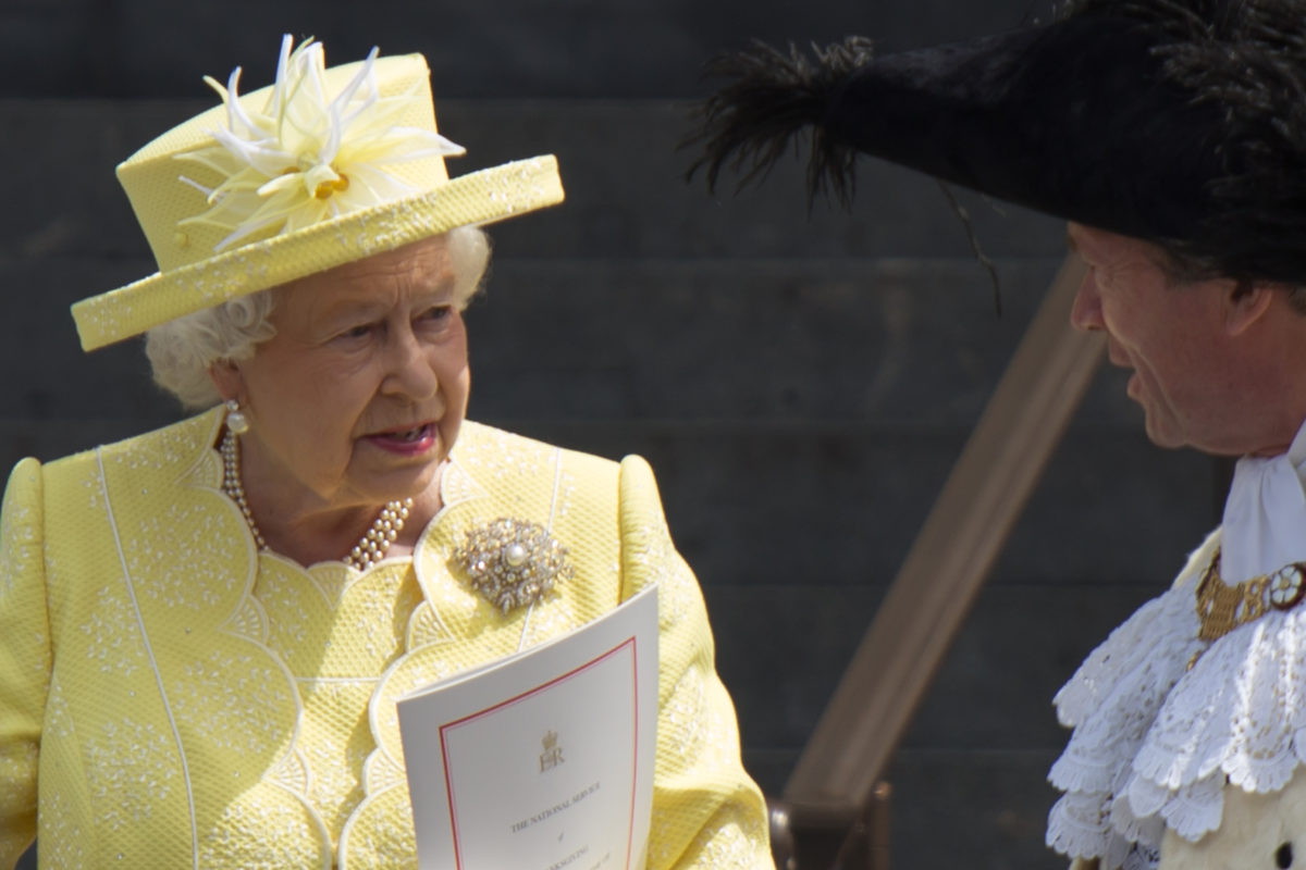 queen elizabeth is driving despite doctor's orders to take it easy