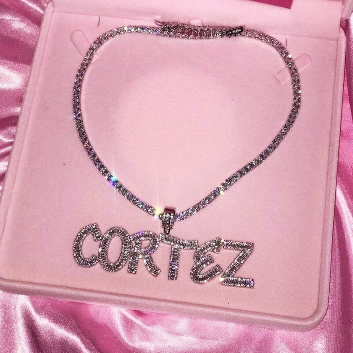 10 customized name necklace gifts