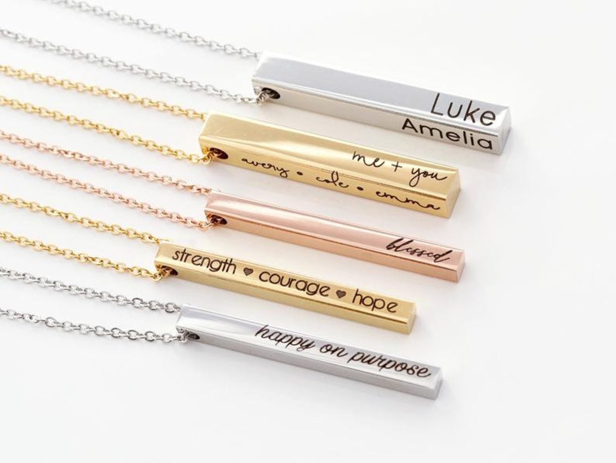 10 customized name necklace gifts