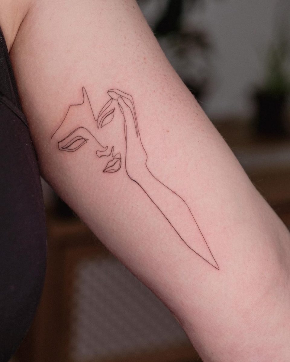 30 Stunning Single Line Tattoo Ideas