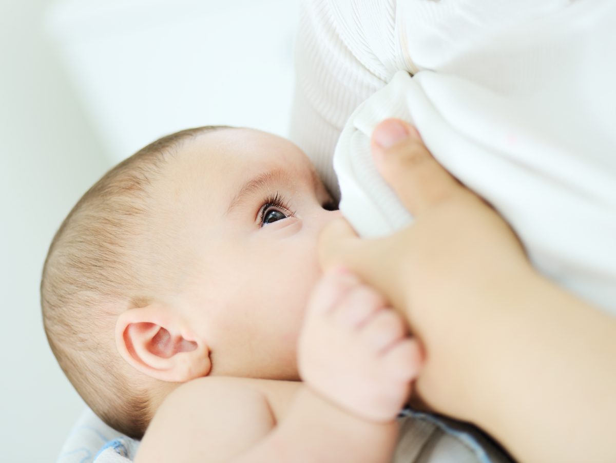 experts weigh in on if babies know when they're full