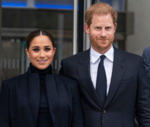 finally! a photo of meghan markle and prince harry’s youngest, lilibet...and omg, archie's hair!