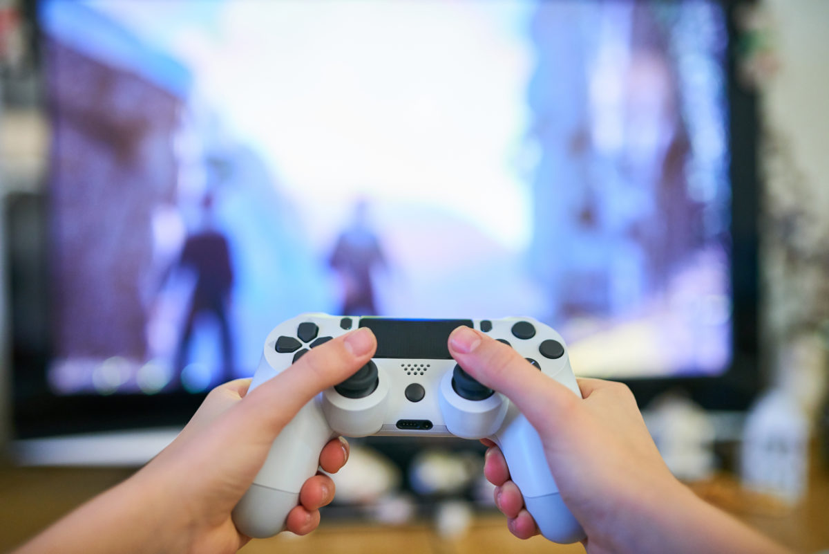 13-year-old fatally stabs mom after fight about video games