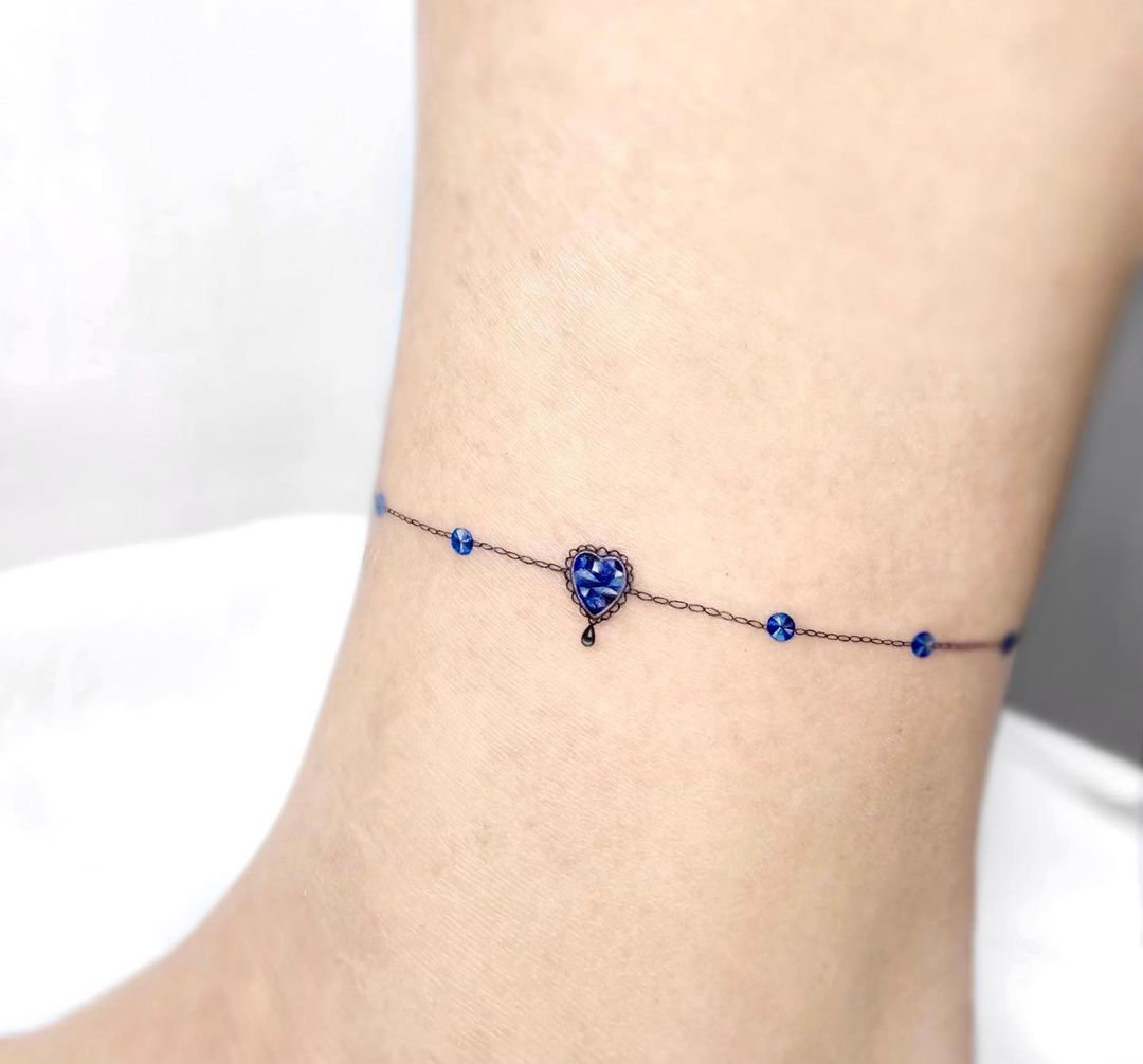 17 Ankle Bracelet Tattoo Inspos for when You're Craving New Ink ... | Ankle  bracelet tattoo, Anklet tattoos for women, Tattoo bracelet