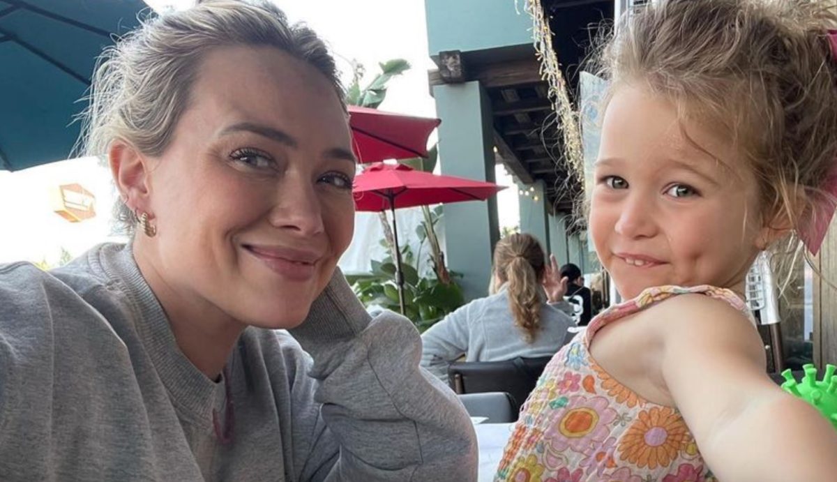 hilary duff responds to backlash after letting her daughter sit in the car without a car seat
