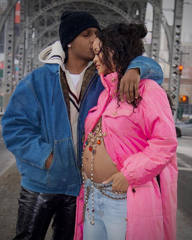 rihanna boasts gorgeous baby bump after pregnancy announcement