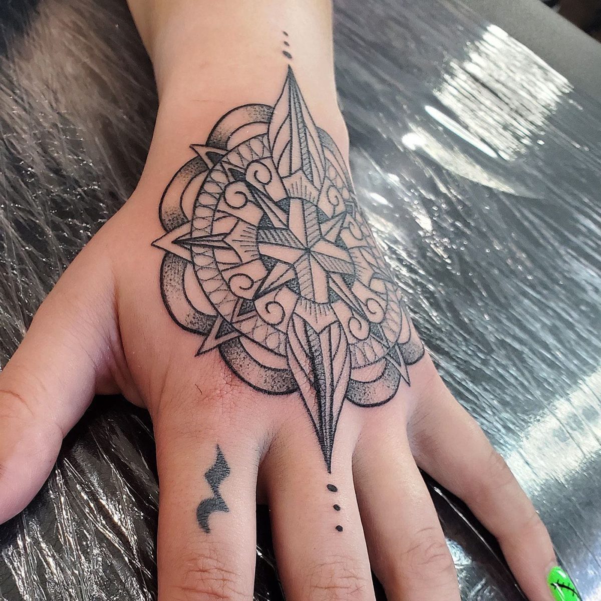 lewis hamilton's new hand tattoos 