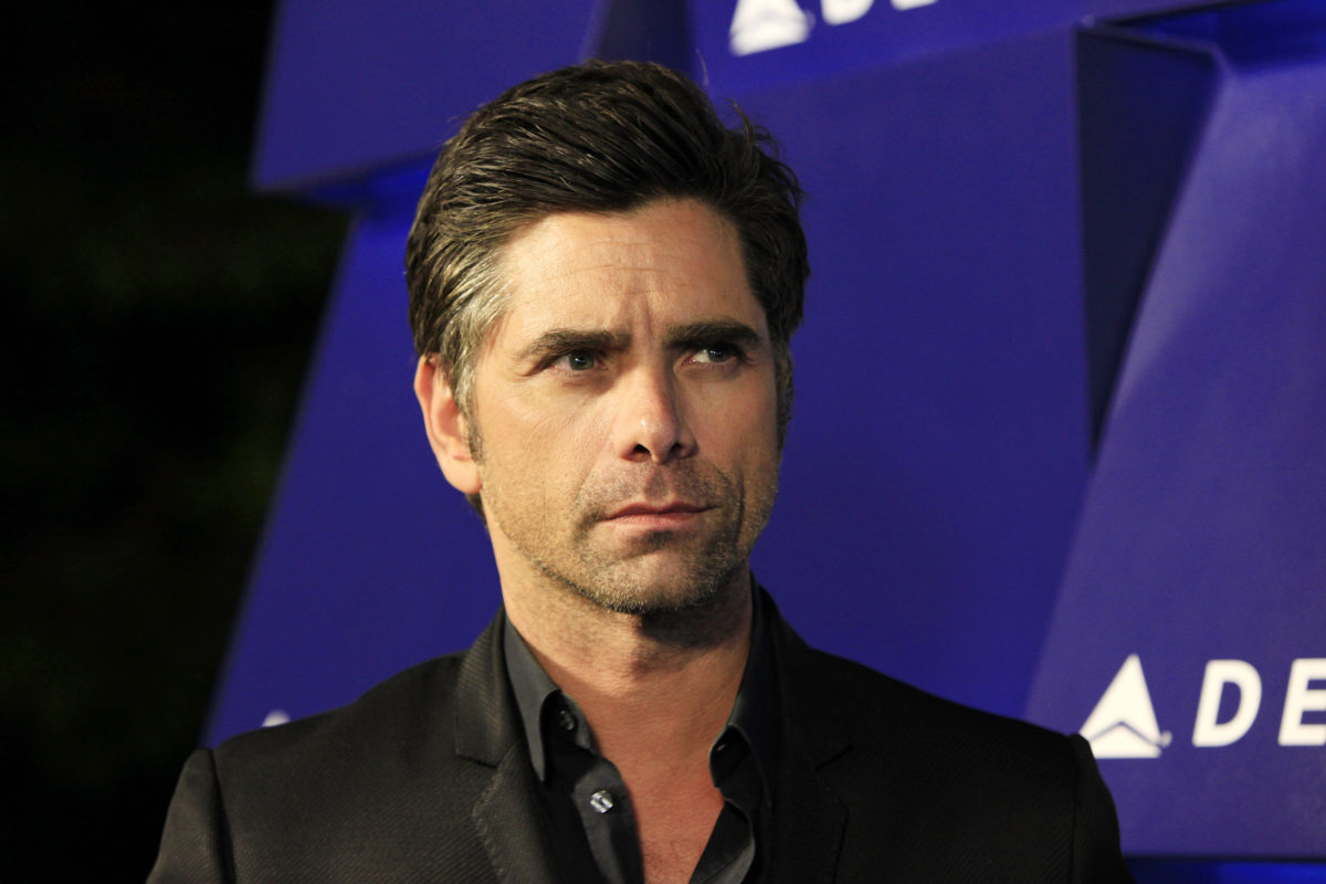 john stamos reveals the last text he received from the late taylor hawkins