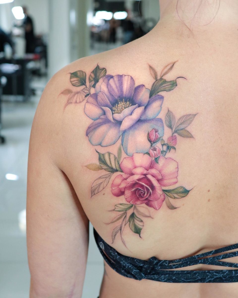 25 Elegant Back Tattoos for Women
