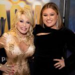 Watch: Kelly Clarkson Brings Down the House Honoring Dolly Parton with 'I Will Always Love You' Performance