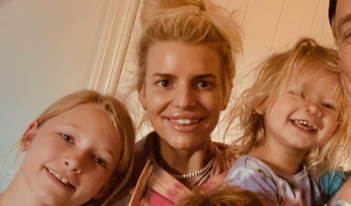 jessica simpson's daughter maxwell and kim kardashian's daughter north make the most adorable best friends