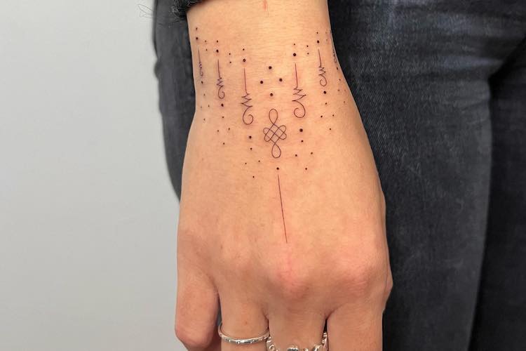 134 Small Hand Tattoos That Had Us Wishing For More Hands  Bored Panda