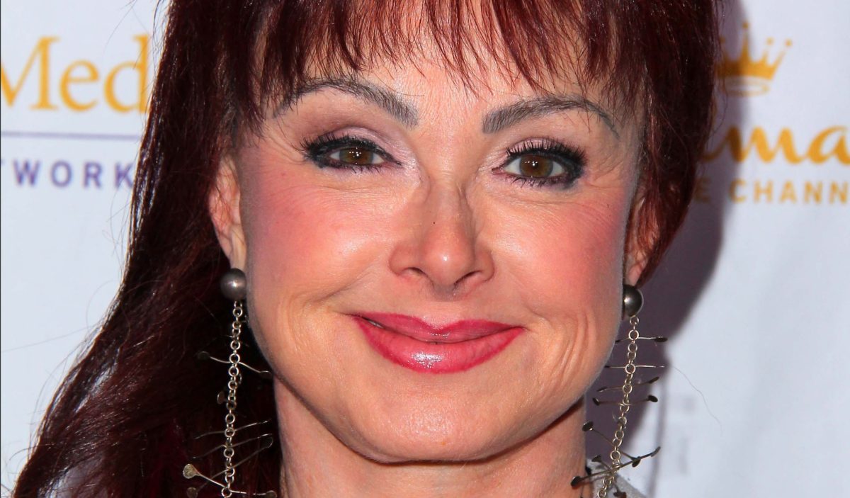 ashley judd opens up about ‘abrupt and shocking’ first mother’s day without mom naomi judd
