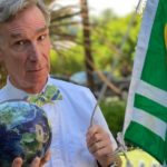 Bill Nye the Science Guy Is Officially the Married Kind of Guy