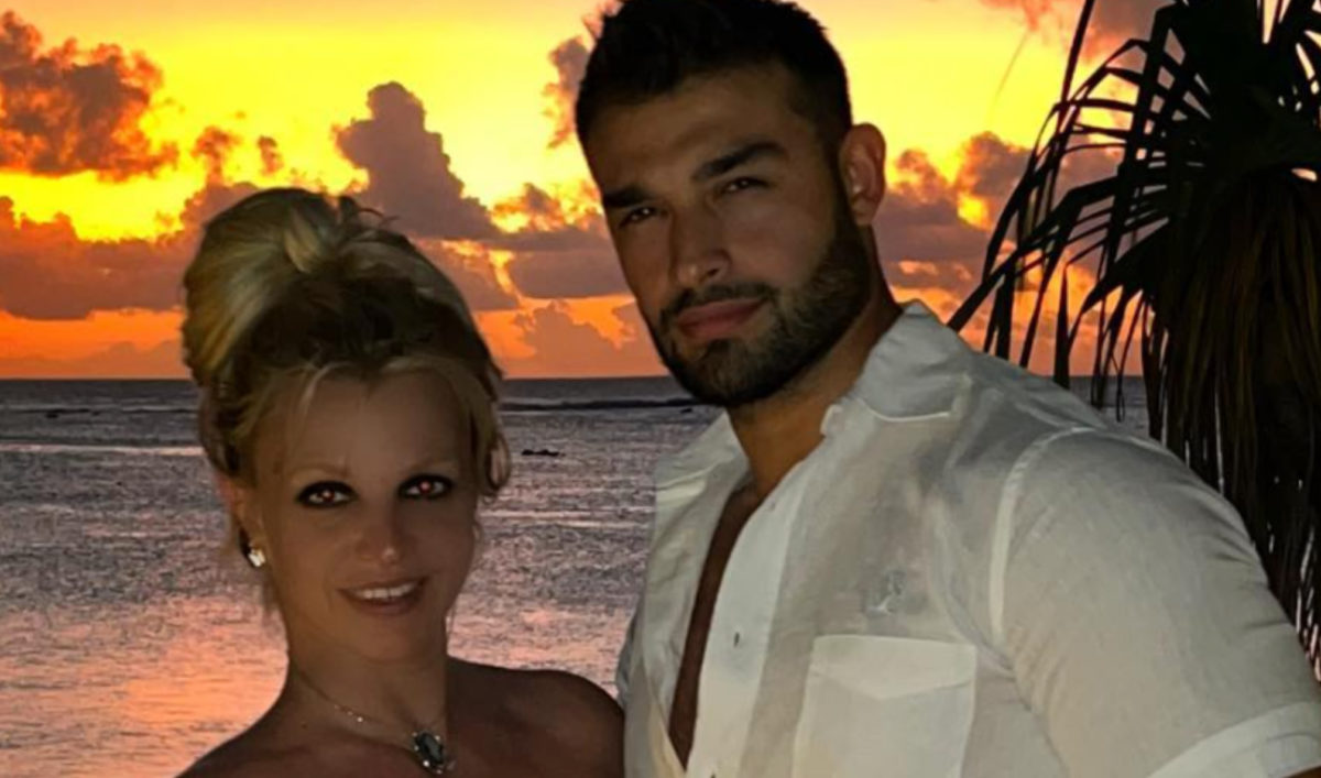 britney spears and sam asghari sign a prenup: 'of course we're getting an iron-clad prenup'