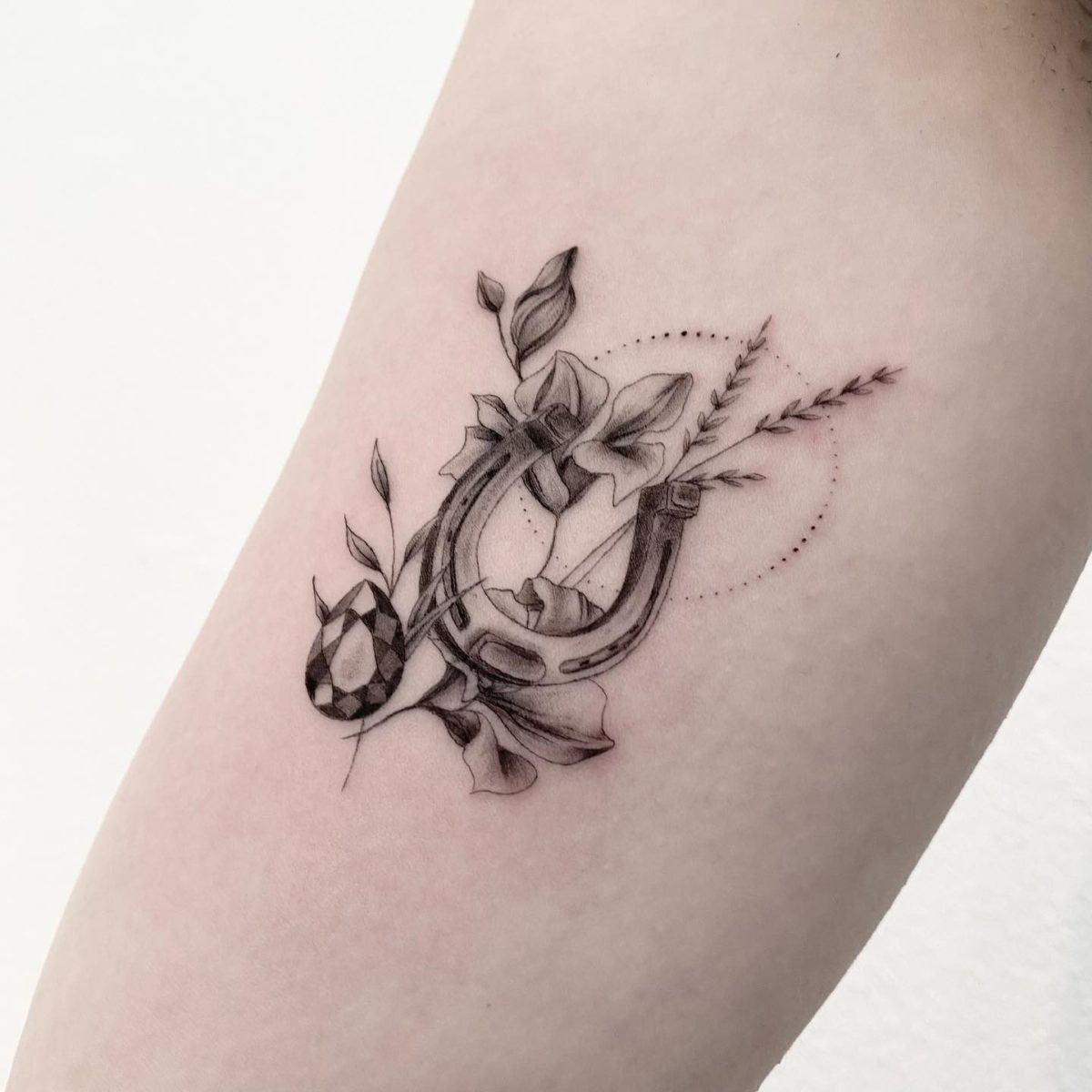 horseshoe tattoo ideas
