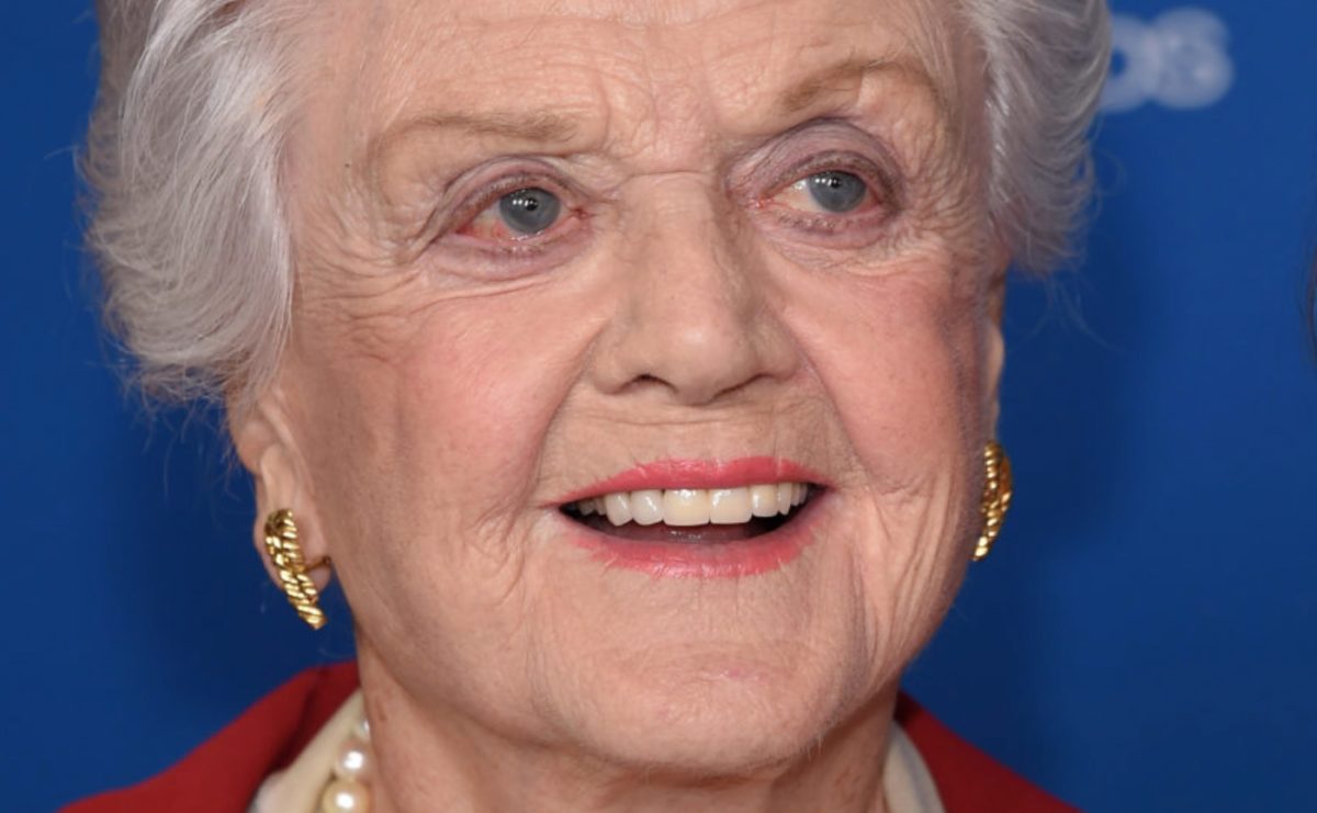 Heartbreaking News About Legendary Actress Just Five Days Before Her Birthday | For 12 years she was known as Jessica Fletcher, the epic mystery novelist on CBS’s Murder, She Wrote. And before that, she was the soothing voice we all grew up with when she became Mrs. Potts in Disney’s Beauty and the Best.