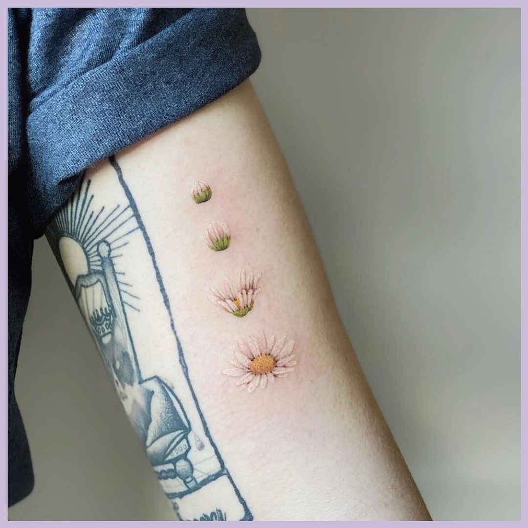 33 Lovely Daisy Tattoo Ideas