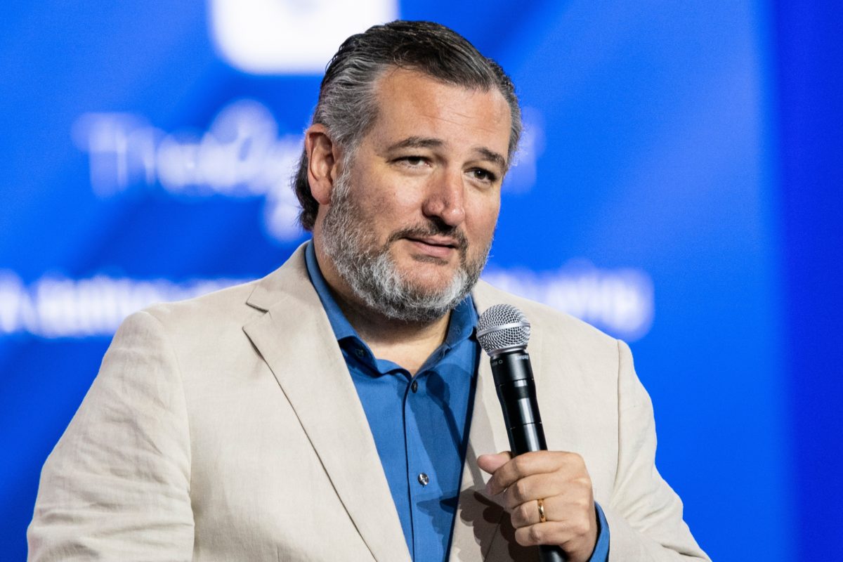 Ted Cruz's Office Speaks Out After Teen Daughter Suffered Injuries At Home | Ted Cruz is speaking out after a teen girl was removed from his home on Tuesday night in an ambulance.