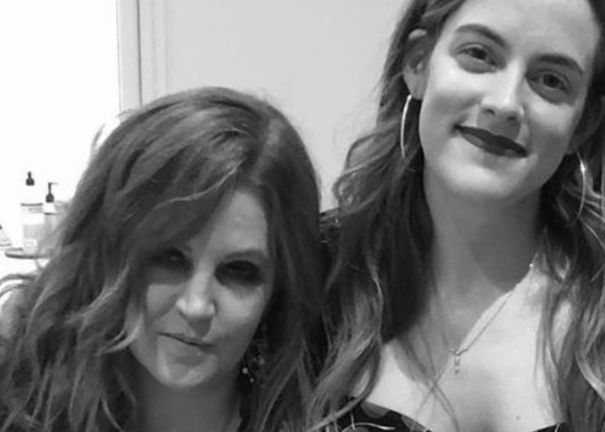 lisa marie presley's daughter shares the last photo they took together | lisa marie presley’s oldest daughter, actress riley keough, took to instagram to share a heartbreaking photo of her and her mother.