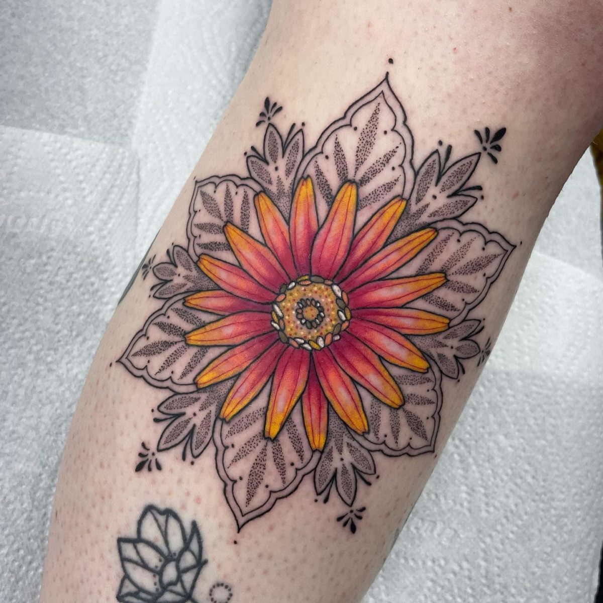 107 Best Daisy Tattoos [2024 Inspiration Guide] | Daisy tattoo designs,  Daisy flower tattoos, Daisy tattoo