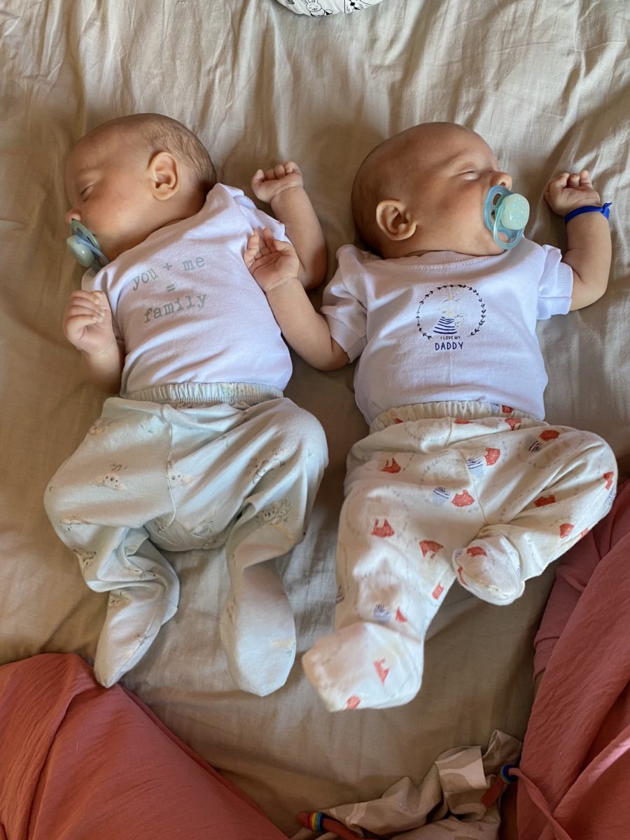 Mom Who Can't Tell Twins Apart Calls Police twin