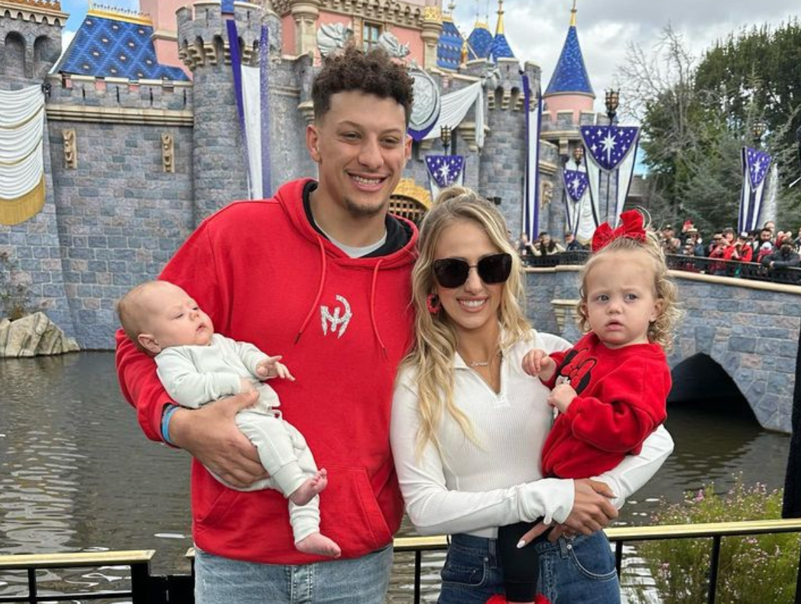 brittany mahomes says bringing her 2-year-old daughter to a pro tennis match wasn’t the brightest idea
