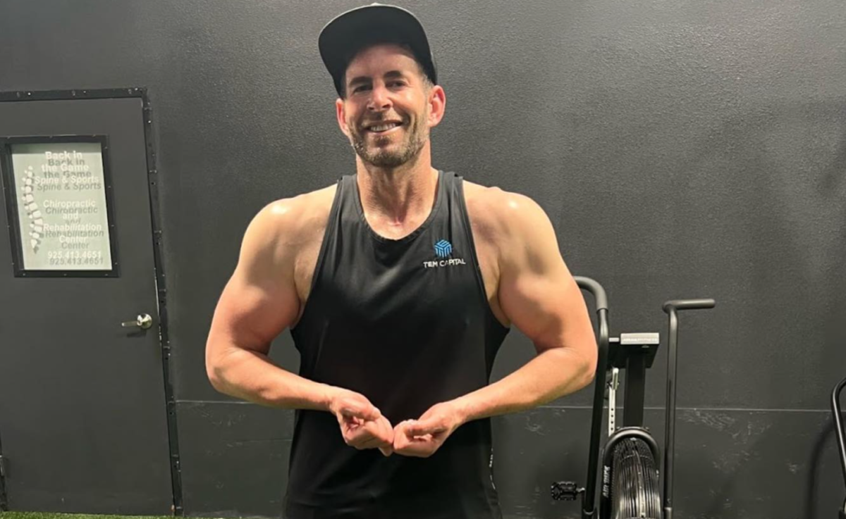 Tarek El Moussa Shows Off Improved Physique and Bigger Biceps: “It All Comes Down to Motivation and Perseverance”