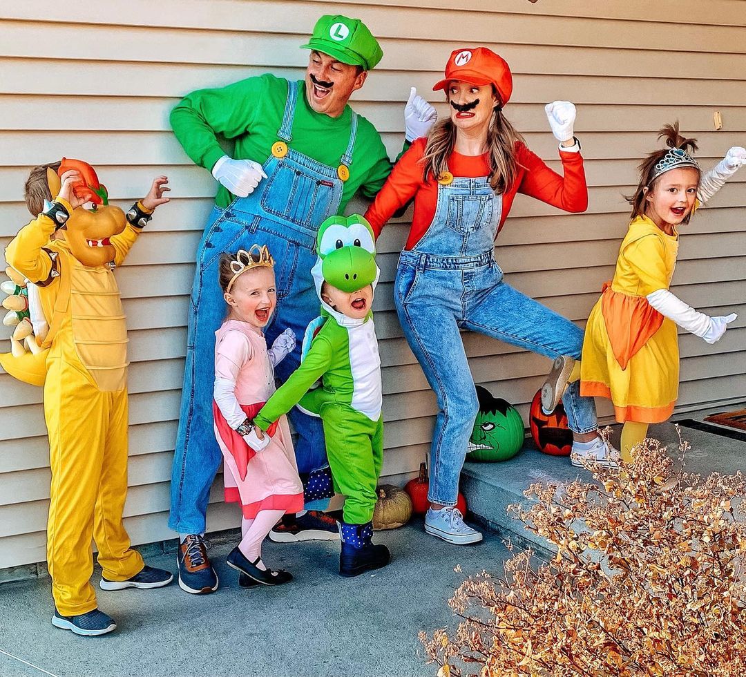 Photos: The Banks Family Mario Brothers themed costumes