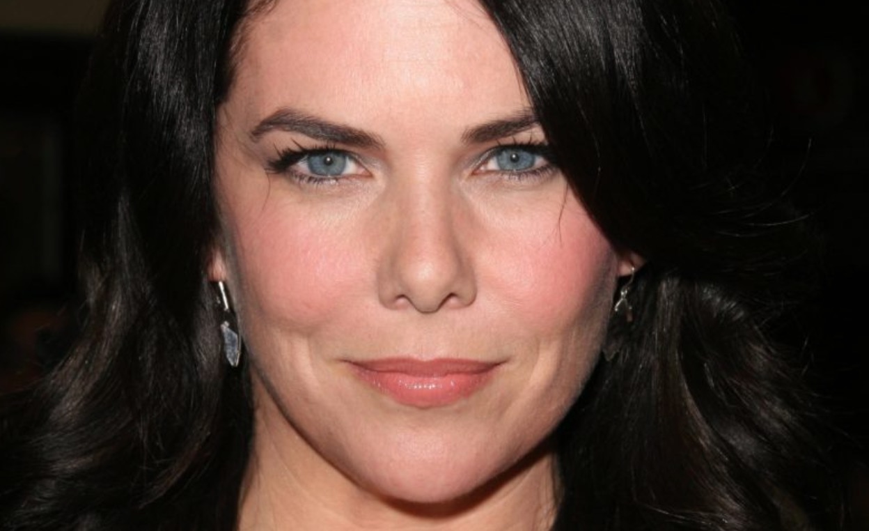 Lauren Graham Opens Up About Lossing Good Friend Matthew Perry