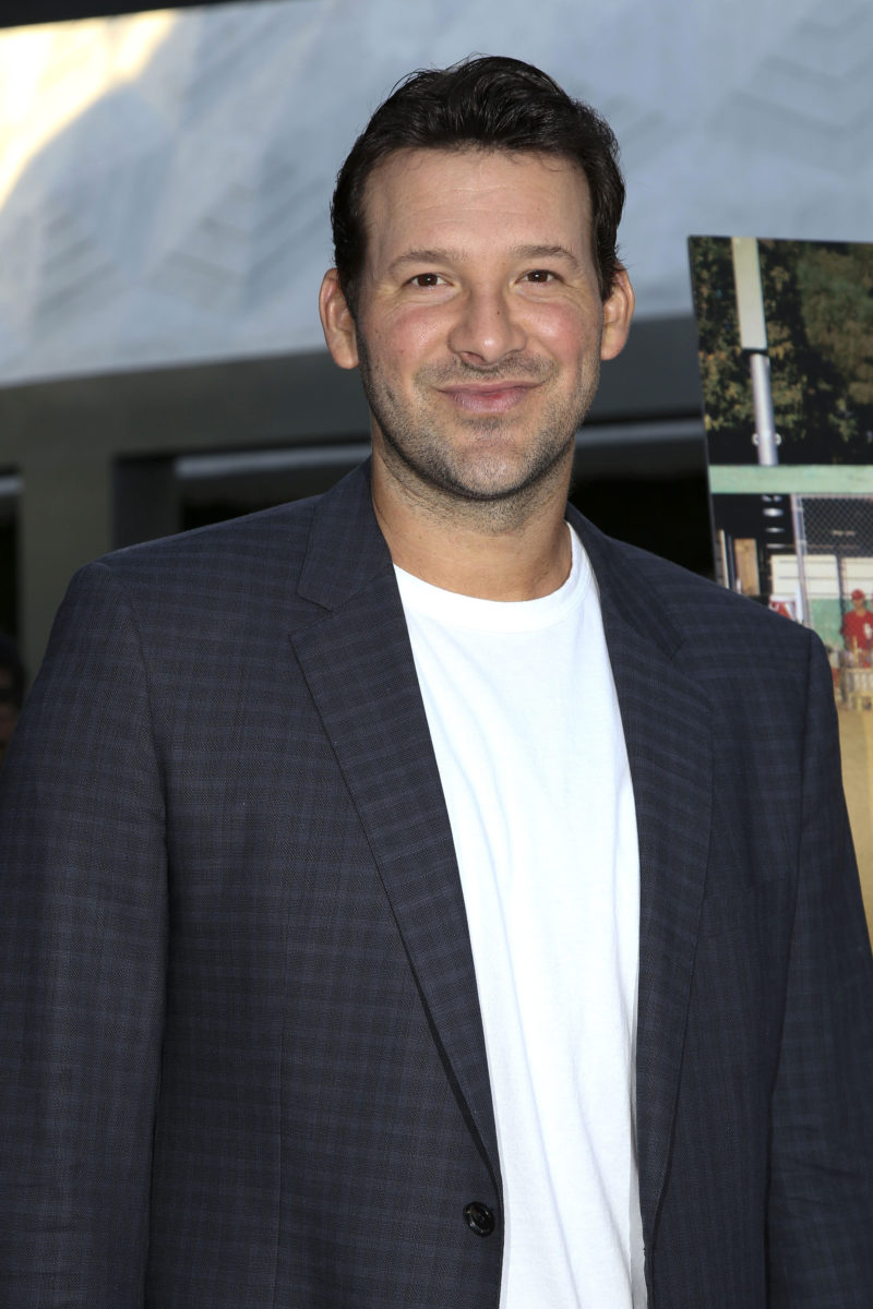 Tony Romo Makes the Same Mistake and Now Fans Are Wondering If He Knows Something We Don't | For the second time this season, former NFL star and current commentator Tony Romo made the same mistake.