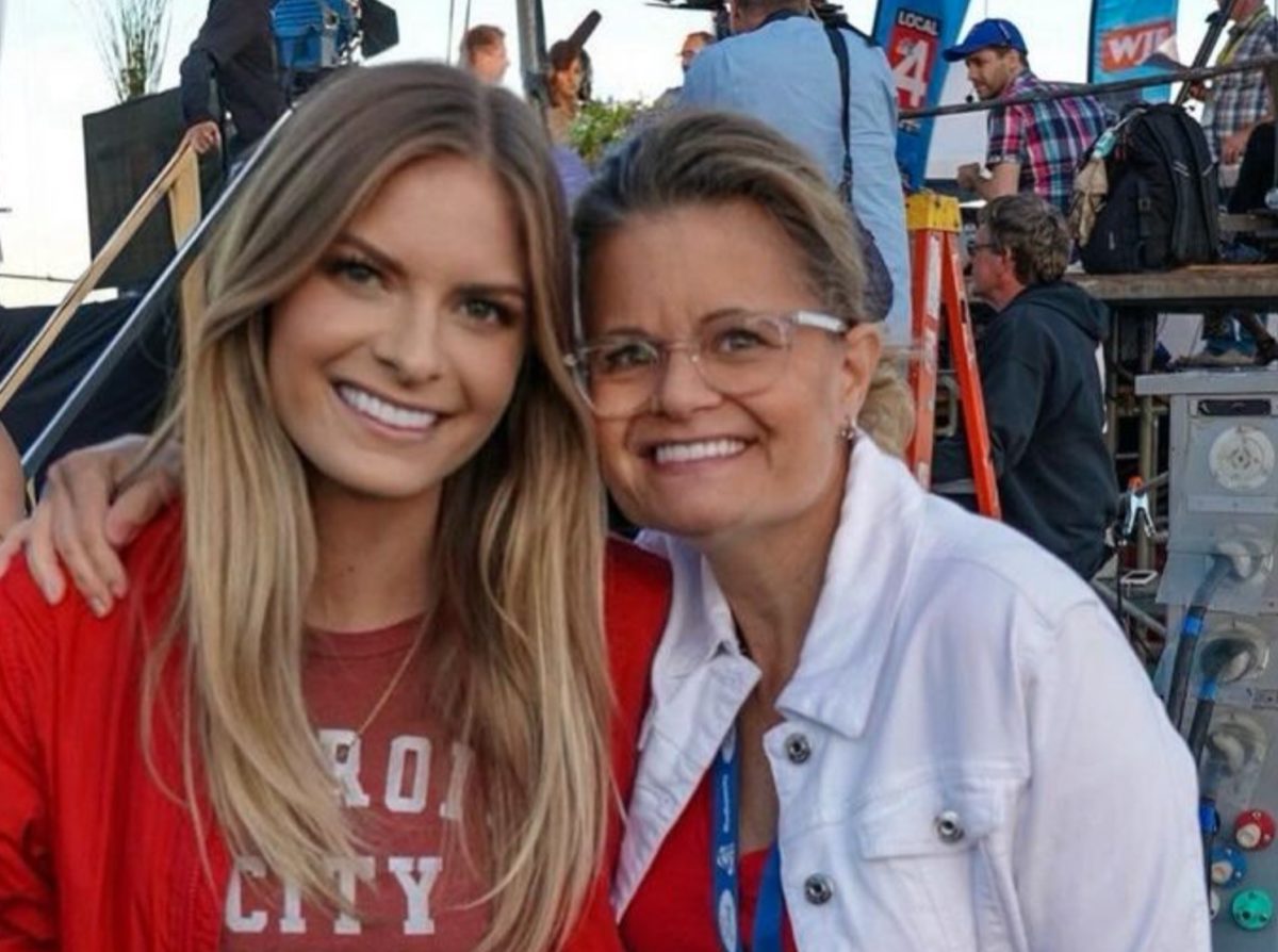 Star of 'The Voice' Lauren Duski Shares Devastating Announcement: 'Do not be ashamed' | Hearts are breaking for Lauren Duski after she shared a devastating Instagram post announcing the passing of her beloved mother, Janis.