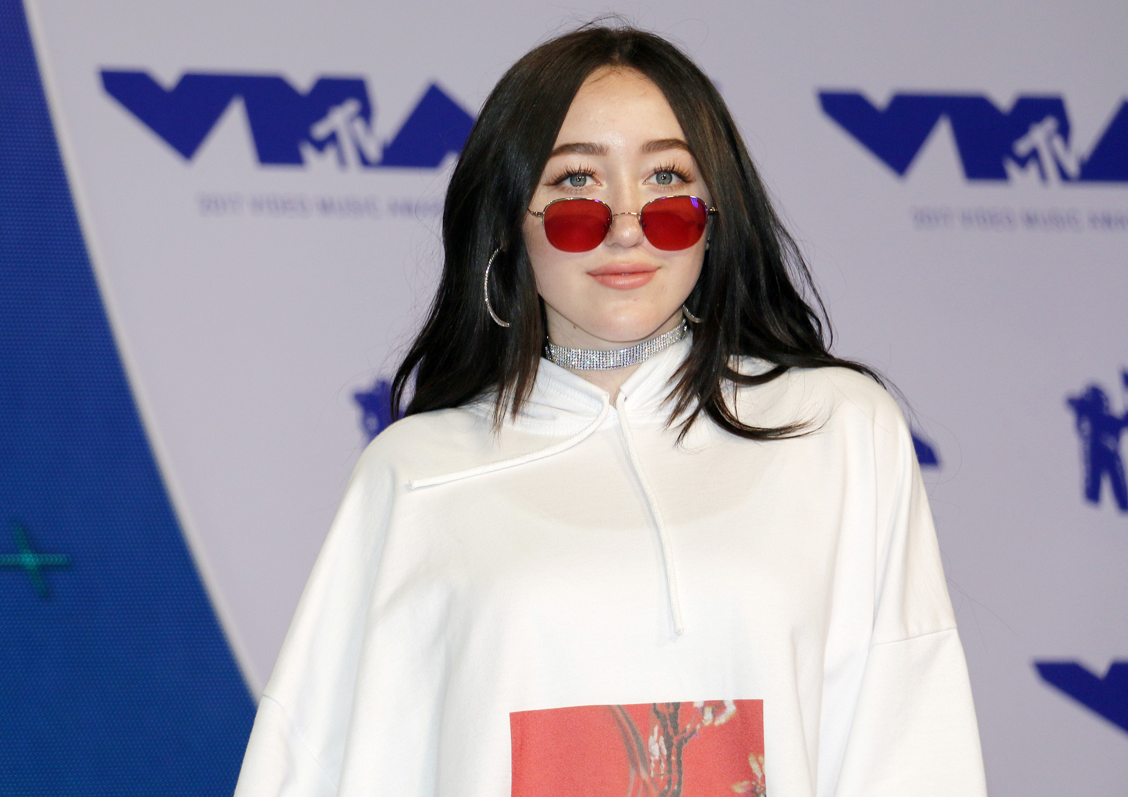 Source Claims Noah Cyrus Used to Date Her Mom's New Husband | As Mamas Uncut previously reported, rumors that members of Miley Cyrus’s family weren’t getting along came to light when Miley failed to mention several family members, including her father, Billy Ray Cyrus and sister Noah Cyrus, in her Grammys acceptance speech.