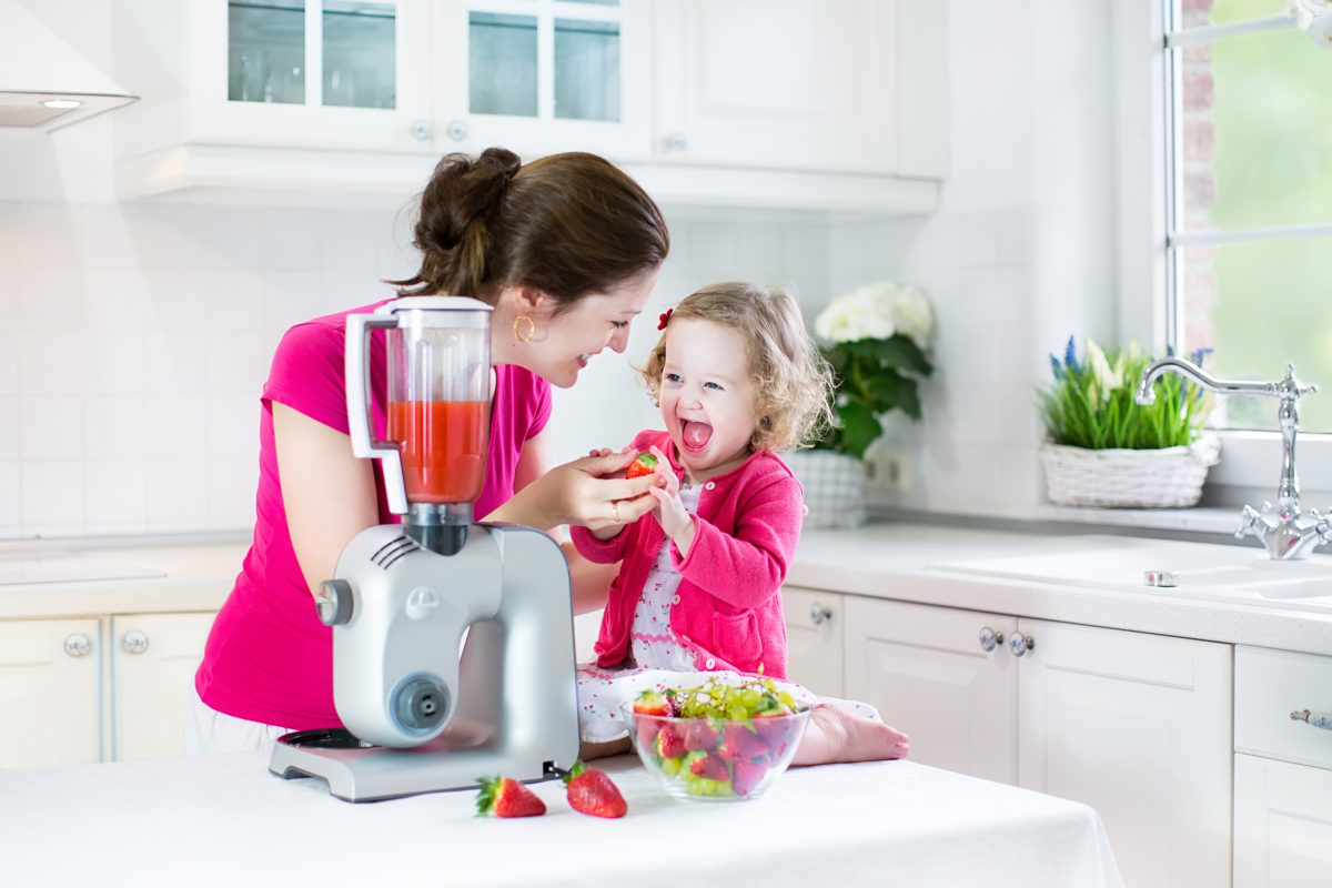 Easy Smoothie Recipes You and Your Kid Will LOVE | These smoothie recipes can offer a convenient and appealing way to add a variety of fruits and vegetables to your child’s daily diet, but use them sparingly!