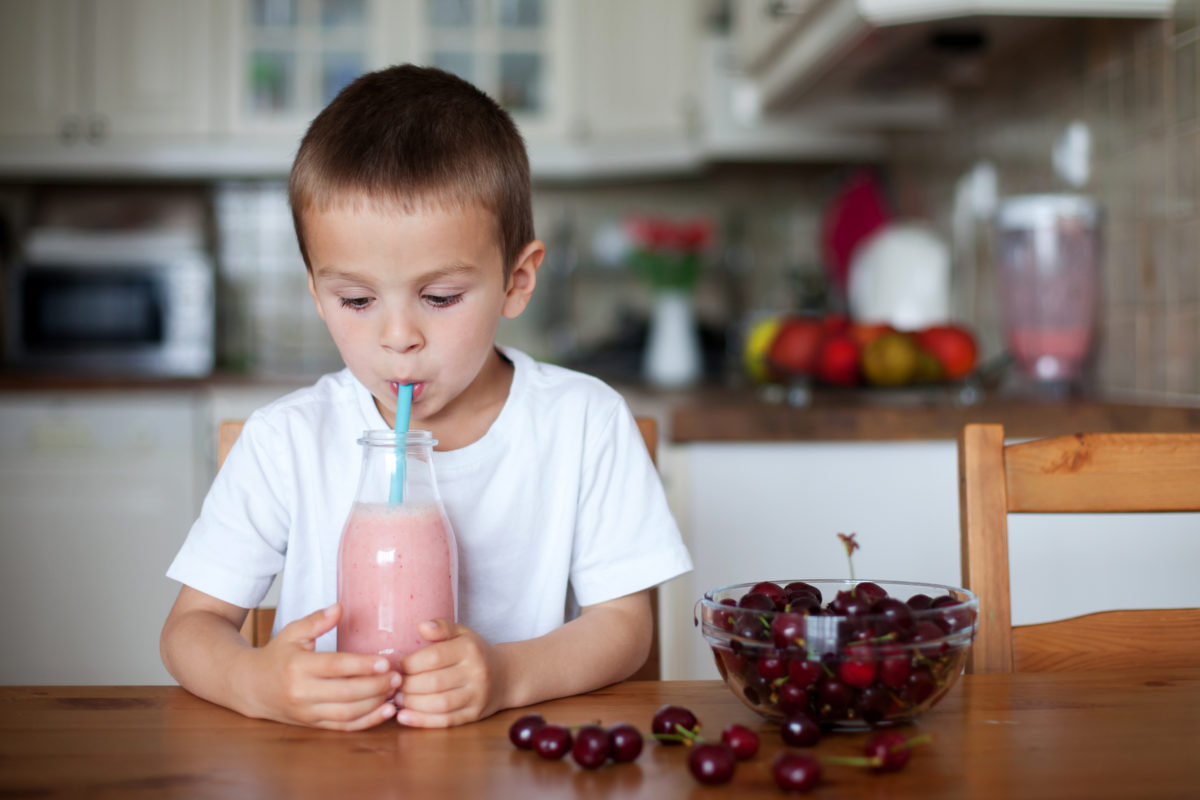 Easy Smoothie Recipes You and Your Kid Will LOVE