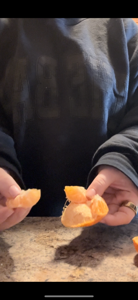 Hate Peeling Oranges? Now You Never Have to Peel an Orange Again | Very rarely do the “life hacks” that are discovered around Internet work as well as they appear in the videos.