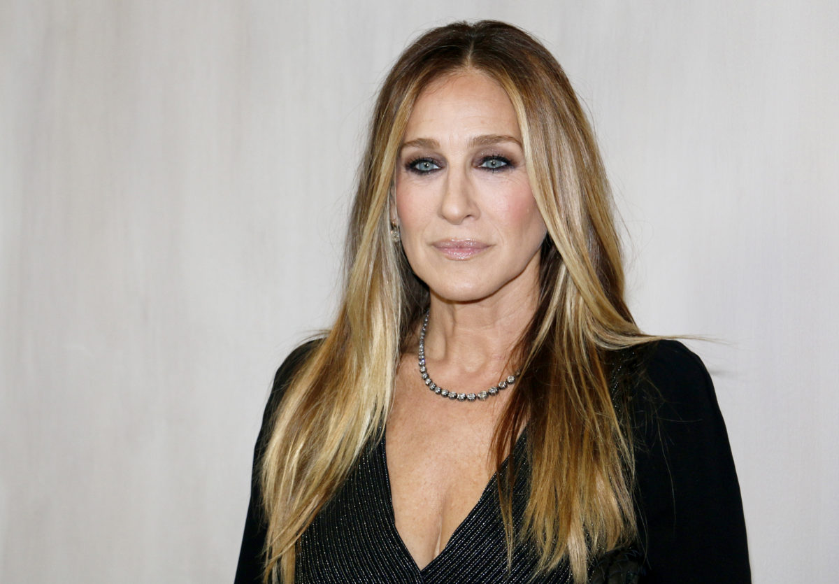 Sarah Jessica Parker Reveals the Heartbreaking Reason She Always Has Cookies and Cakes in Her Home | While a guest on the podcast Ruthie’s Table 4 Sarah Jessica Parker admitted she always has cookies and cakes in her home.