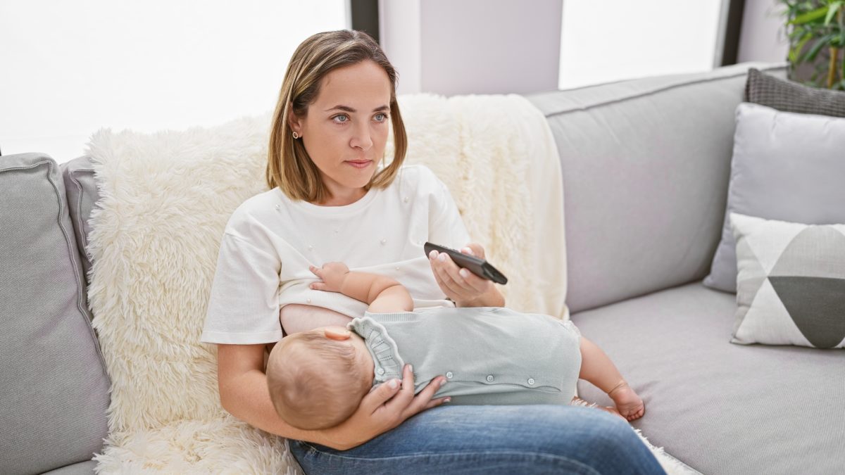 20 Netflix Shows & Movies for Mothers to Binge-Watch While Pumping or Feeding | Netflix and chill? More like Netflix and pump!