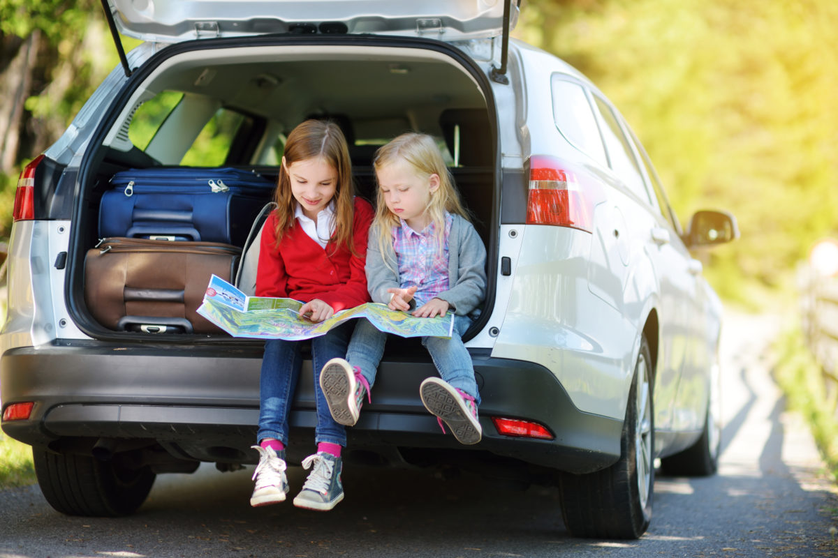 Family Road Trip: How to Keep Your Children Happy While Traveling | Aside from giving parents more control over and flexibility with their itinerary, planning a family road trip is far more economical than buying plane tickets – and you won’t be limited to just one suitcase per person.