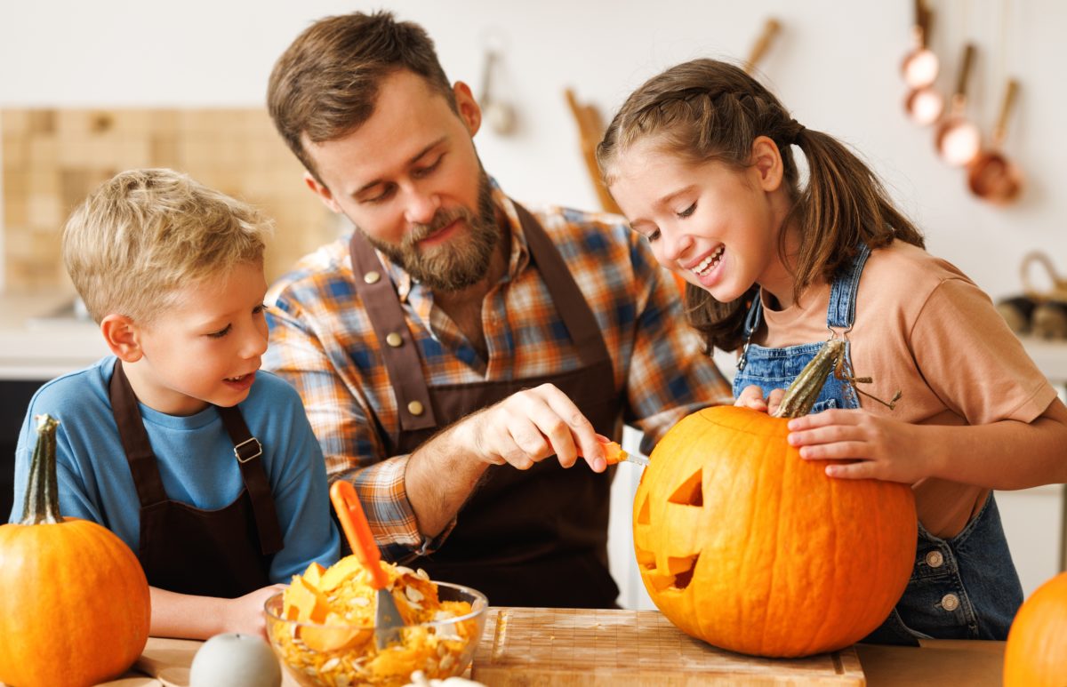 25 spook-tacular & gourd-geous pumpkin carving ideas for your decked-out front porch