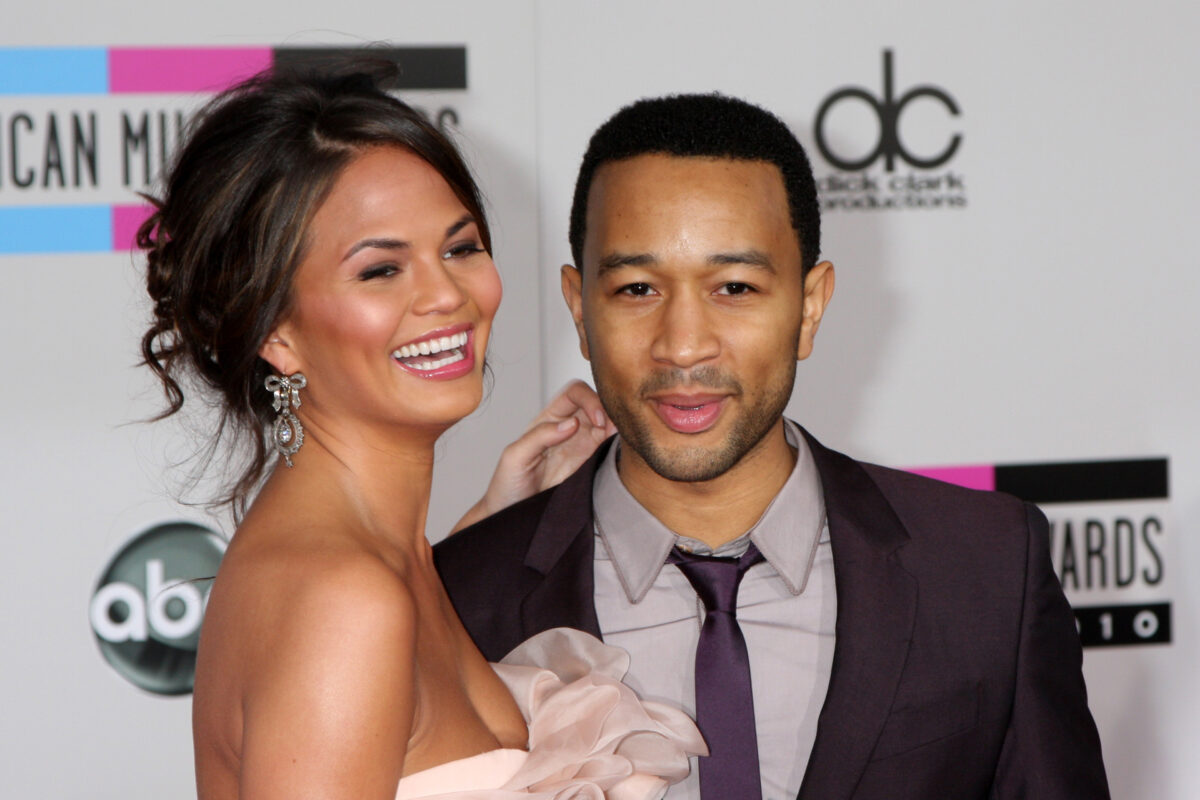 chrissy teigen john legend american music awards